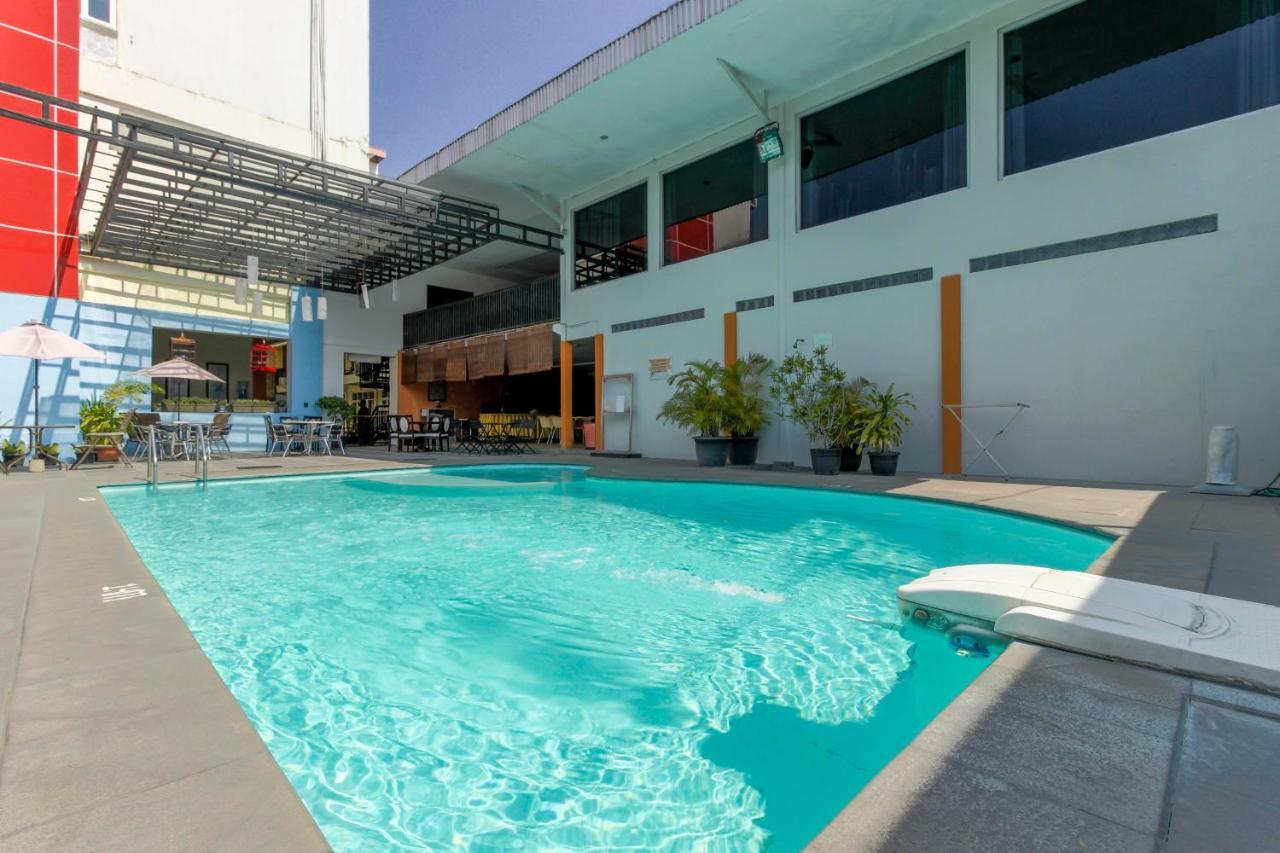 Reddoorz Plus Near Grage City Mall Cirebon Εξωτερικό φωτογραφία