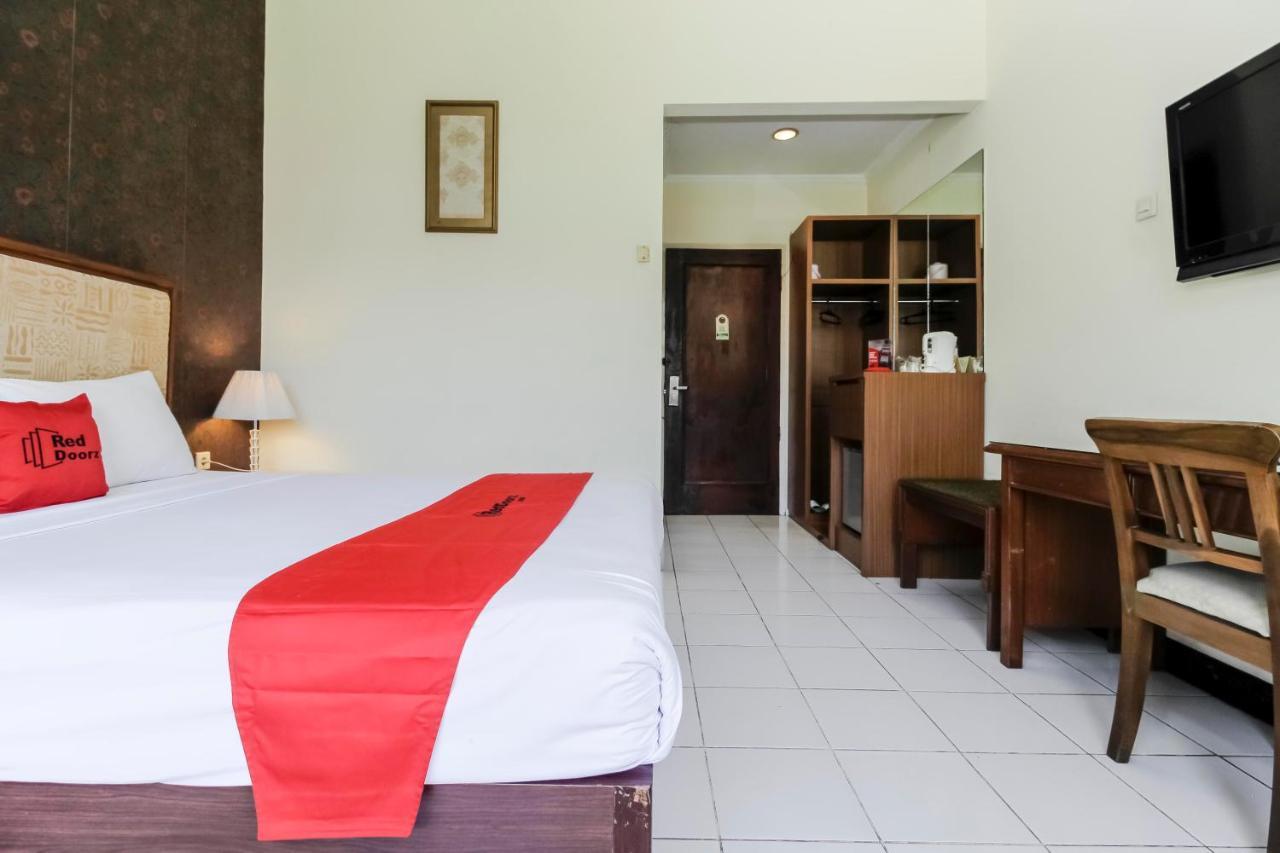 Reddoorz Plus Near Grage City Mall Cirebon Εξωτερικό φωτογραφία